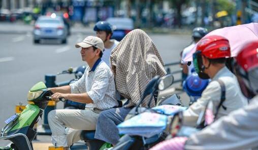 浙江气温升至36℃伴有雷阵雨 预计今年8月份台风数量较多