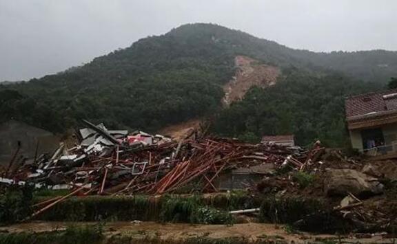 韩国多日暴雨一家工厂发生山体滑坡 已造成3人死亡1人重伤