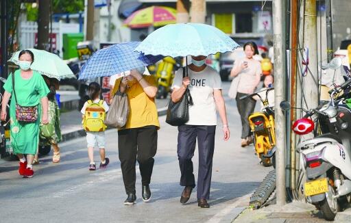 湖南38℃以上高温预警依旧生效中 大家外出做好防暑降温措施