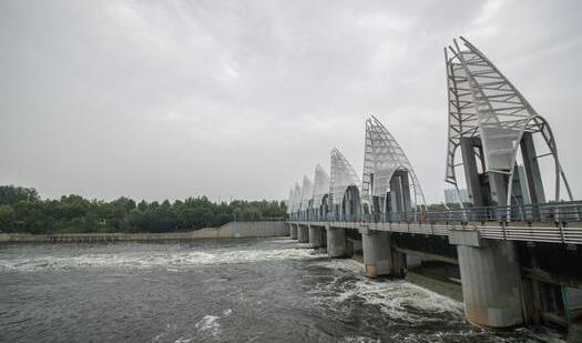 山东继续发布暴雨橙色预警 济南小清河闸门全开泄洪