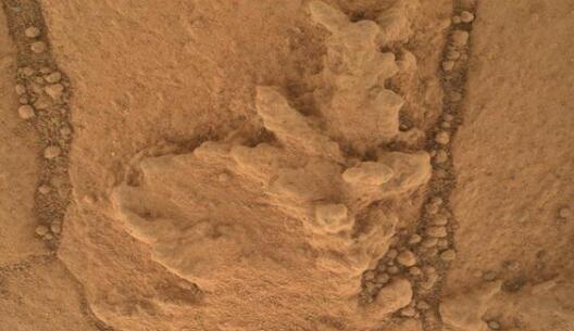 NASA：火星出现“钢柱”轮廓清晰可见!难道这是外星人留下的?