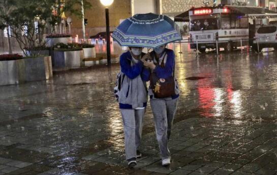 未来三天雷阵雨频繁光顾北京 市区气温普遍在30℃上下