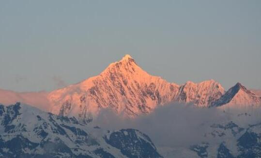 阿尔卑斯山冰川融化居民疏散 专家：气候变暖加剧