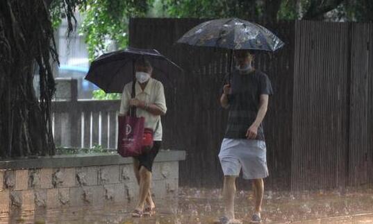 福建多地暴雨侵袭 厦门漳州等地有100毫米以上降雨