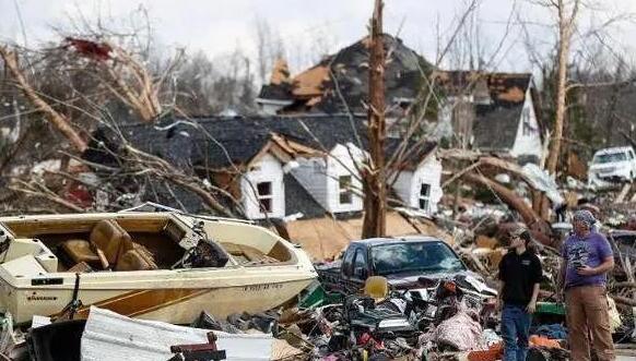 美国多州遭强对流风暴袭击 多座房屋受损60万用户停电