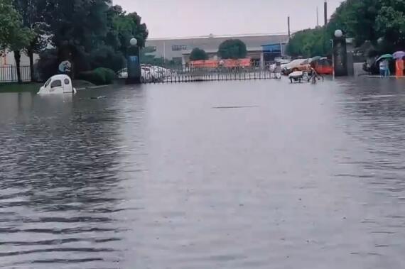 四川今日将持续有强降雨 多个市县均有暴雨到大暴雨