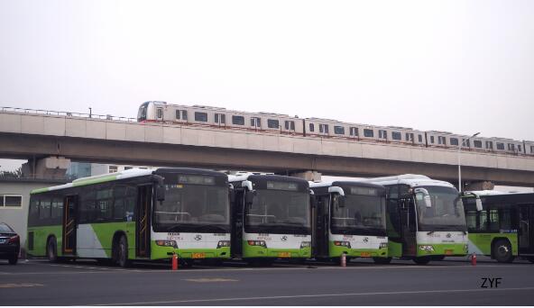 北京今日将迎来入汛以来最强降雨 105条公交进入停驶状态