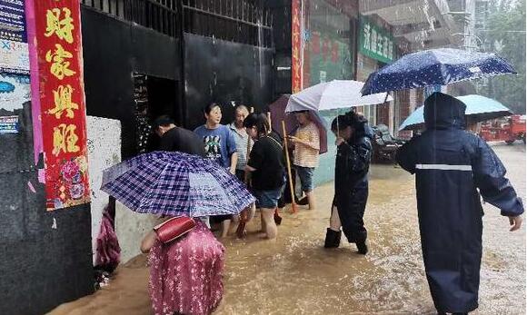 四川暴雨成灾降雨量100毫米以上 今天北方的雨水也持续不断