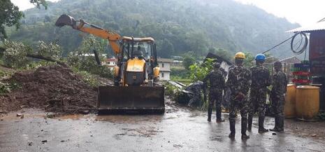 尼泊尔北部发生山体滑坡事故 11人遇难另有27人失踪