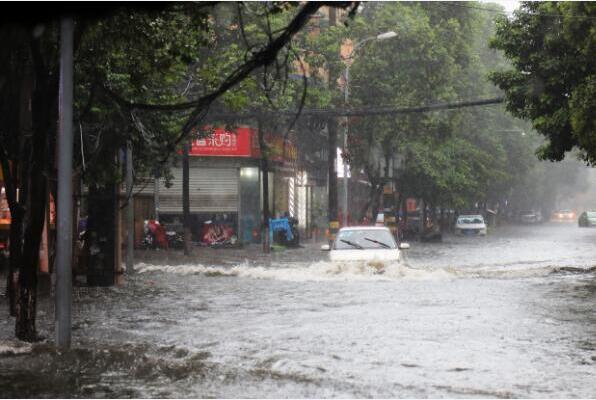 周末西北华北等地雨水频繁 江淮江汉一带高温不断35℃以上