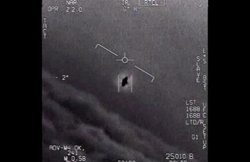 美国成立特别小组调查UFO现象 美国战斗机追击UFO画面曝光