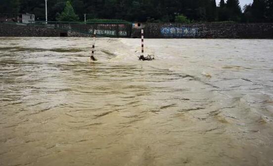 陕西启动暴雨Ⅲ级应急状态 境内15条河流出现超警戒洪峰