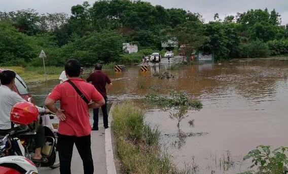 四川多地大到暴雨 宝成铁路全部列车采取停运措施