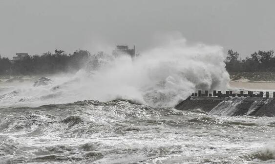 8台风“巴威”加强至台风级逼近黄海 中央气象台发布台风黄色预警