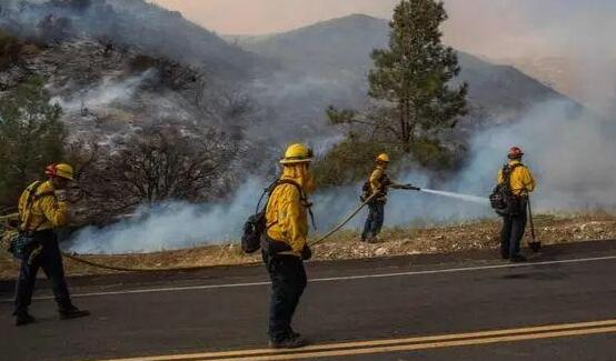 美国山火烧毁了超100万英亩土地 目前已有5人死于大火