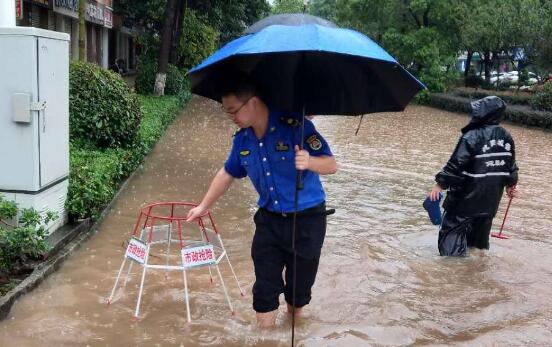 四川拉响暴雨蓝色预警 雅安乐山等多地有大雨到暴雨