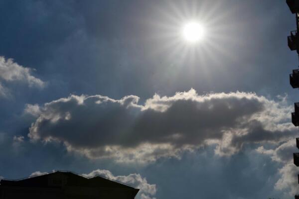 今日北京依旧晴天 最高气温维持在30℃左右