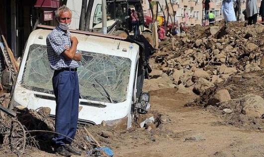 土耳其吉雷松省洪灾已造成8人死亡 暴雨如注城镇一片狼藉