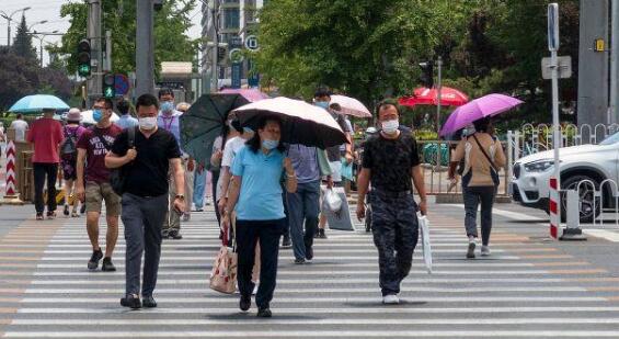 本周末湖南天气依旧晴热高温 市民们外出注意防晒降温