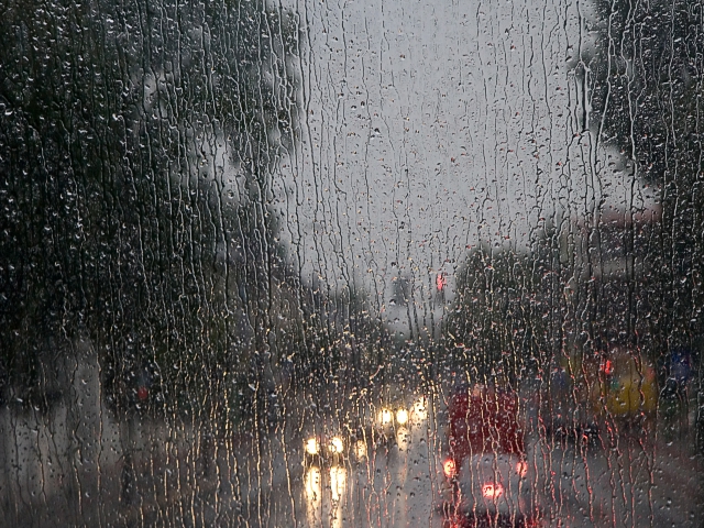 广东今日有降雨 炎热高天气依旧不降