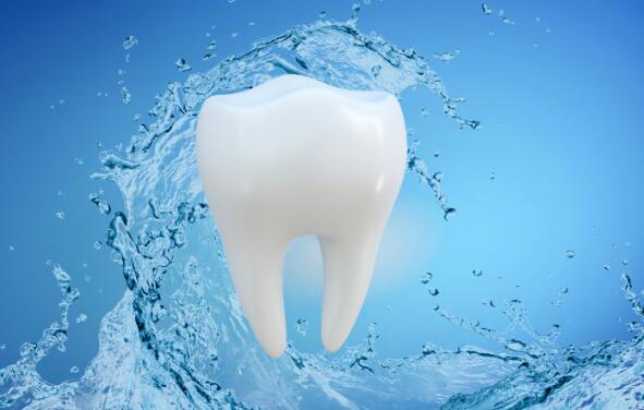 洗牙之前医生让你漱口一般用的是什么水  洗牙前医生用什么水给你漱口