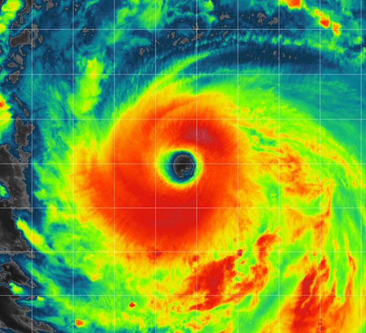 十号台风海神最新卫星云图发展跟踪 加强为超强台风"风眼"清晰可见