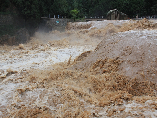 延边暴雨致多地受灾 各部门正在全力救灾