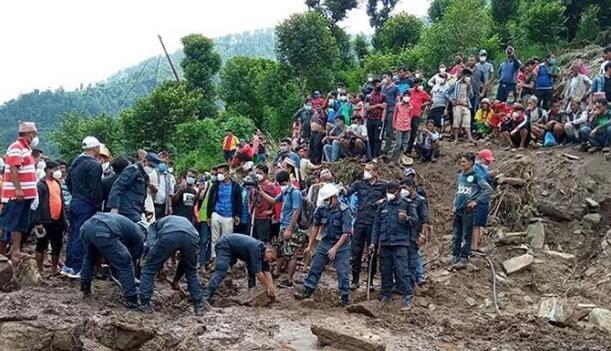 尼泊尔暴雨引发山体滑坡灾害 至少12人死亡21人失踪