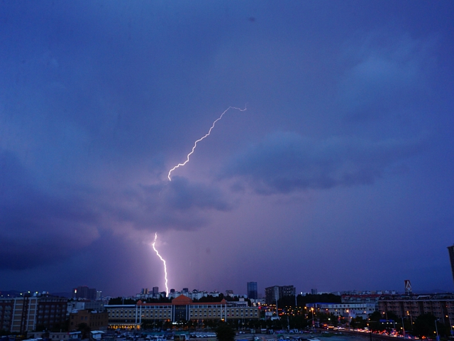 未来三天浙江雷雨频繁 周末气温将有明显下降