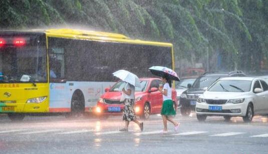 11号台风红霞路径实时发布系统 18日中午前后登陆越南风力有10级