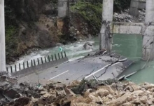 四川G5京昆高速雅西段发生山体滑坡 目前已采取交通管制措施