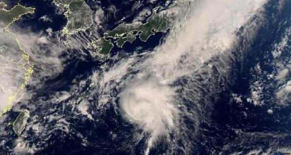 12号台风白海豚最大风力增至9级 另外13号台风也在酝酿中