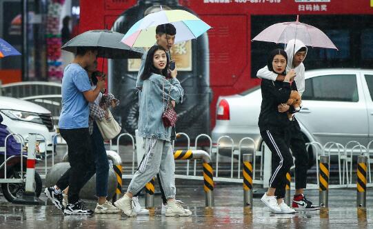 秋分至重庆多地阴雨笼罩 主城区气温跌至23℃体感湿冷