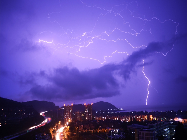 今明两天山东地区有雷雨 局部伴有7-9级大风