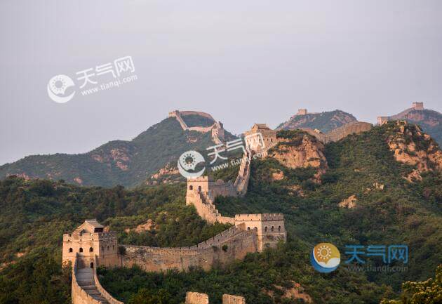 万里长城和不明觉厉哪个是成语 万里长城是成语吗