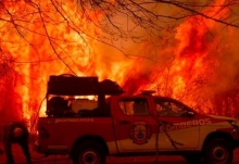 阿根廷山火烧毁1.6万公顷土地 当地出动直升机参与灭火
