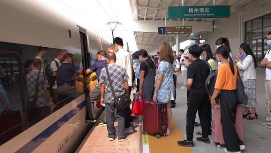 2020年中秋国庆客流高峰将至  广西铁路加开48趟列车满足旅客出行