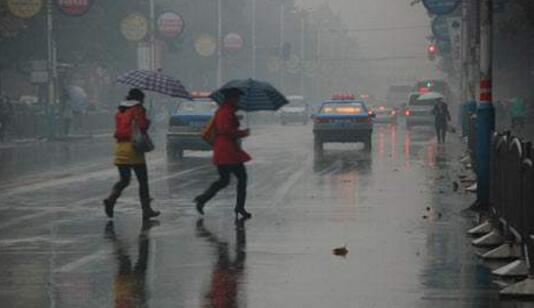 国庆假期首日山东仍有阴雨 市民外出需注意携带雨具