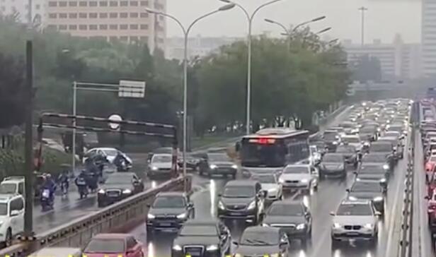 2020中秋国庆高速易堵路段 新疆高速交警发布出行提示