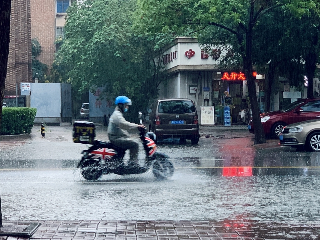 国庆假期海南岛将迎来持续强降雨 将给交通安全带来不利影响