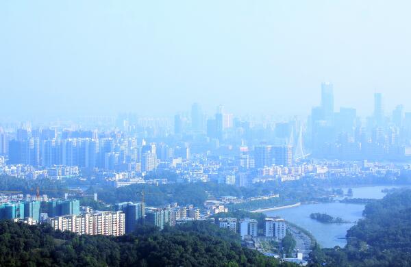 今天广东大部晴到多云 粤北最低气温在17～20℃左右