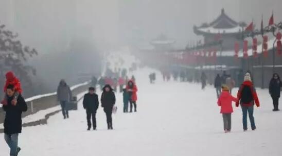 甘肃多地气温骤降清晨仅有5℃ 甘南定西等地有雨夹雪天气