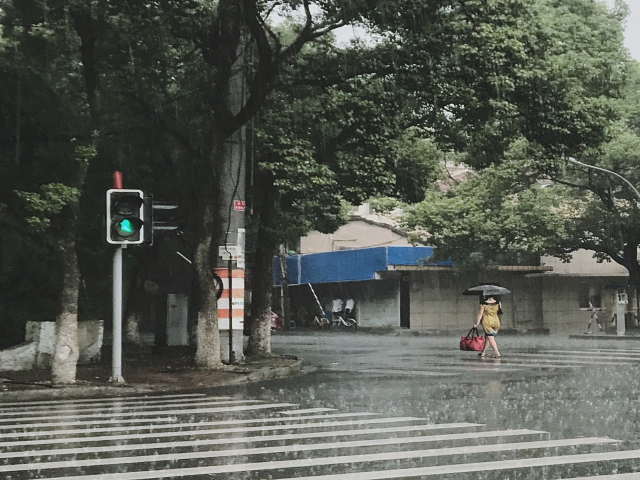 今明两天浙江频繁有降雨 最高气温普遍在25℃左右