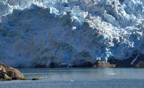 格陵兰冰盖质量损失将破万年纪录是怎么回事 专家：直接导致海平面上升