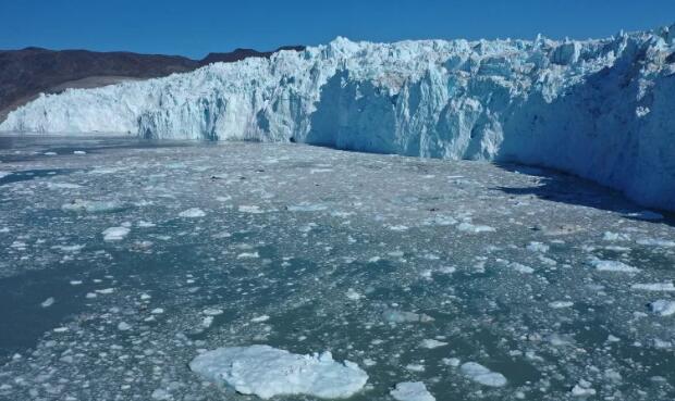 格陵兰冰盖质量损失将破万年纪录是怎么回事 专家：直接导致海平面上升