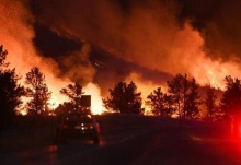 美国科罗拉多州野火烧毁8万公顷土地 目前当地居民被强制疏散