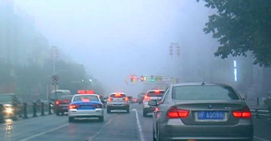 德阳市发布了大雾橙色预警 能见度不足200米注意出行安全