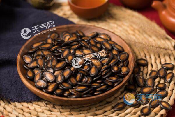 零食西瓜子是夏天常吃的西瓜里的籽吗  零食西瓜子是不是西瓜的籽