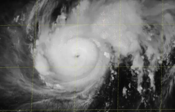 中央气象台继续发布台风蓝色预警 台风天鹅进入南海目前风力有8级