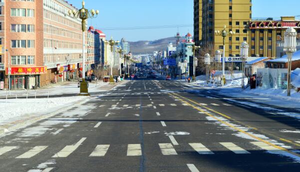 青海循化今早发布道路结冰黄色预警 南部地区公路交通将受影响